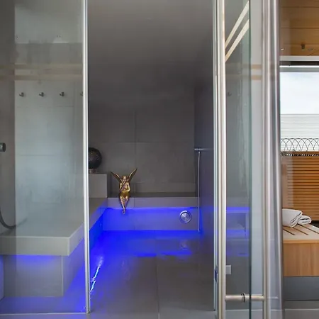 Отель Hirschen - Boutiquestyle - Skyrelax & Wellness Im Rooftop 4*