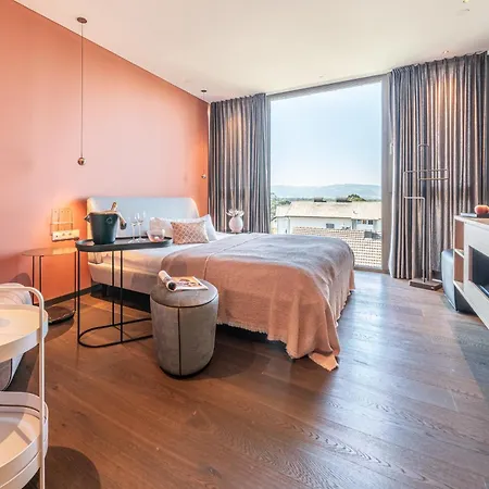 Hirschen - Boutiquestyle - Skyrelax & Wellness Im Rooftop Szálloda 4*