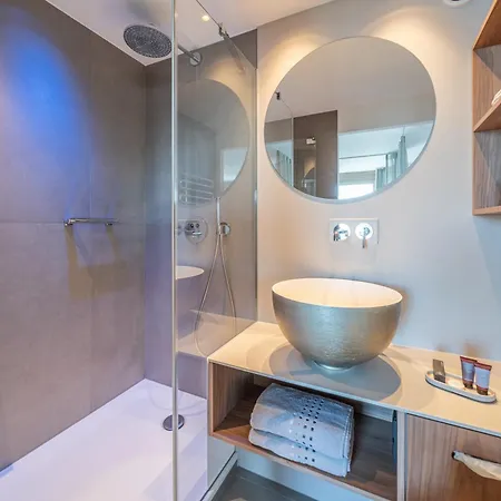 Отель Hirschen - Boutiquestyle - Skyrelax & Wellness Im Rooftop