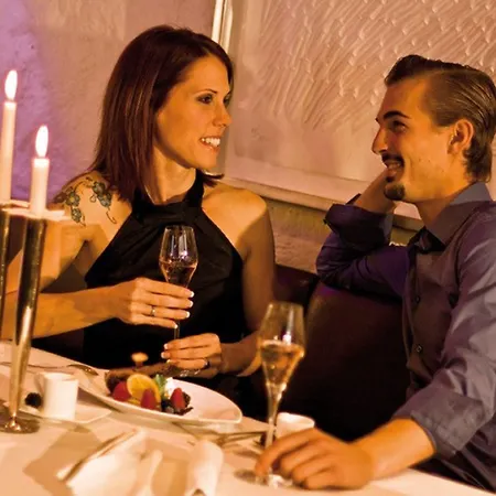 호텔 Hirschen - Boutiquestyle - Skyrelax & Wellness Im Rooftop 4*