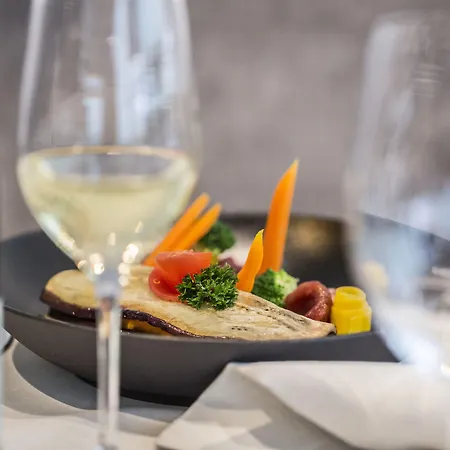 Hirschen - Boutiquestyle - Skyrelax & Wellness Im Rooftop 4*