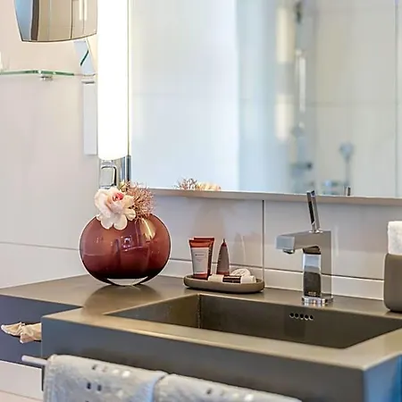 호텔 Hirschen - Boutiquestyle - Skyrelax & Wellness Im Rooftop 4*